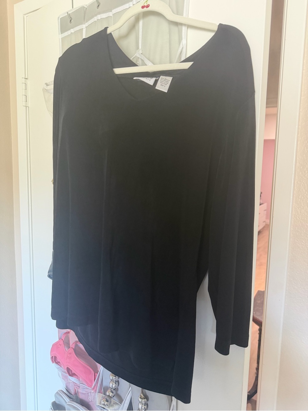 Chico's travelers Black V-Neck Women's Top